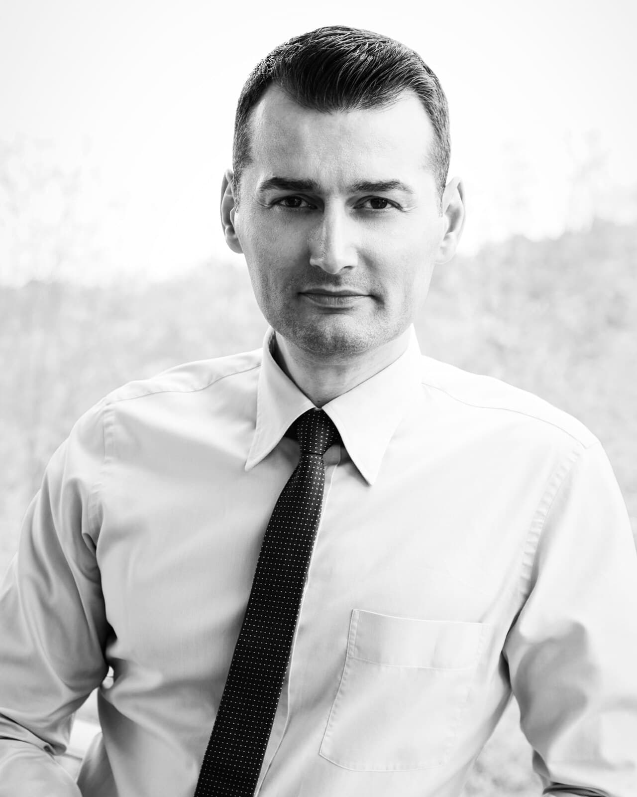 Artur Sinderman — executive leader in global operations and transformation